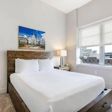 Mardi Gras Condos-nola's 4br Elegance Apartment *