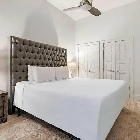 Apartment Mardi Gras Condos-nola's 4br Elegance