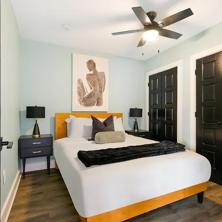 Mardi Gras Condos-nola's 4br Elegance Apartment New Orleans