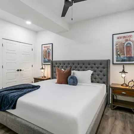 Apartment Mardi Gras Condos-nola's 4br Elegance