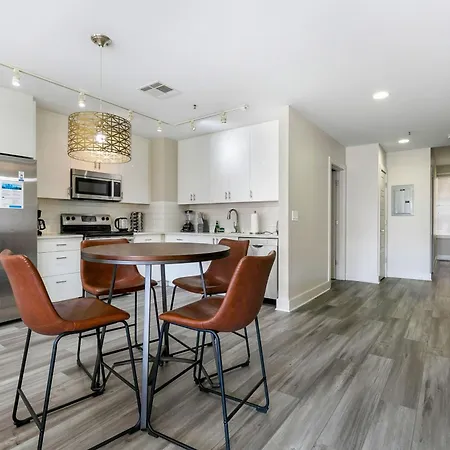 Mardi Gras Condos-nola's 4br Elegance Apartment New Orleans