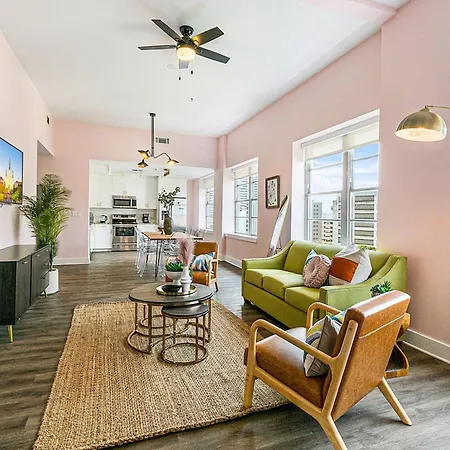 Mardi Gras Condos-nola's 4br Elegance