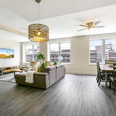 Mardi Gras Condos-nola's 4br Elegance