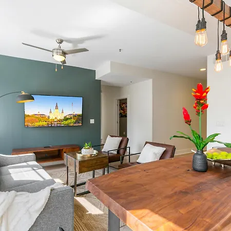 Spacious 4br In Apartment New Orleans