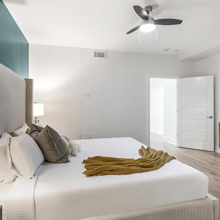 Apartment Spacious 4br In *