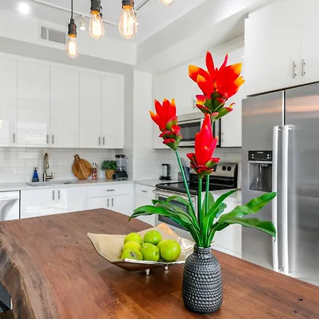 Spacious 4br In *