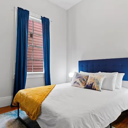 A Suite-starr Named Desire - Charming 1 Bedroom New Orleans