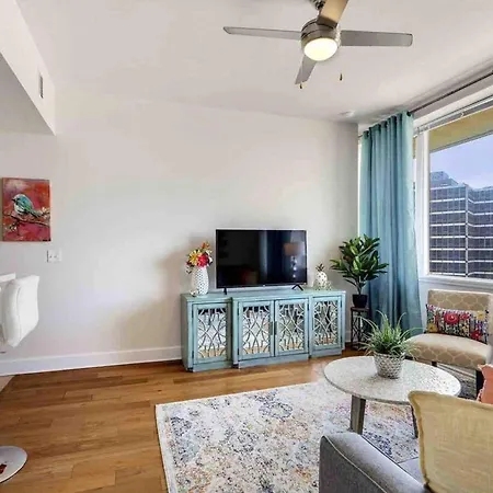 Charming In Nola Apartment