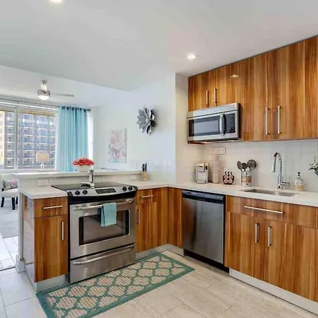 Charming In Nola Apartment