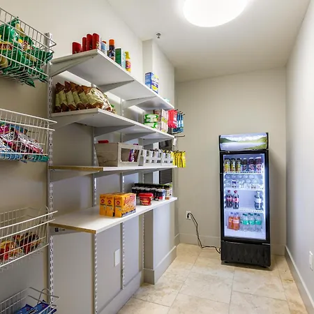 Apartment Spacious 4br In *