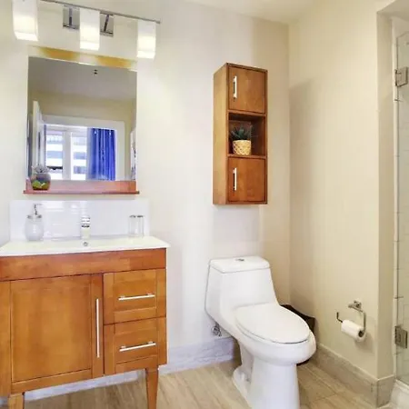 Blissful View With Small Rooftop Pool And Gym Near French Quarter, Seanger, Super Dome, Restaurants, Casino And More *