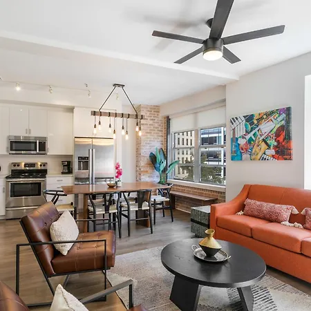 Newly Renovated 4-bed Steps To French Quarter Apartment New Orleans