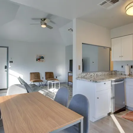 Apartment 6 Mi To Smoothie King Center In