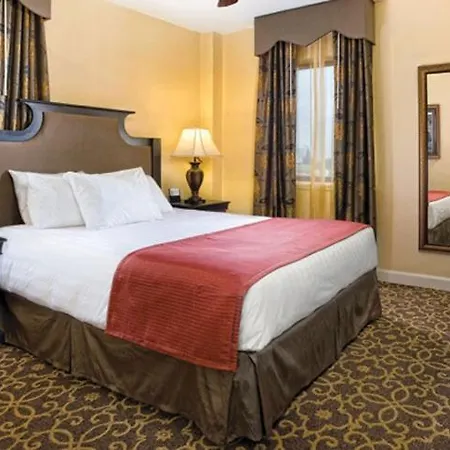 Club Wyndham Avenue Plaza Hotel 3*