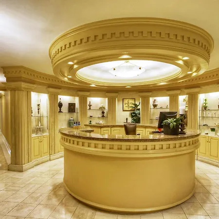 Hotel Club Wyndham Avenue Plaza 3*