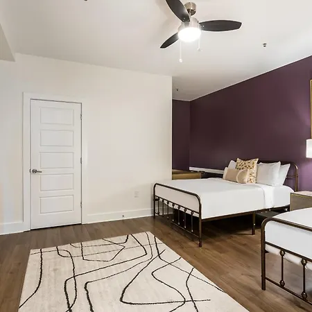 Newly Renovated 4-bed Steps To French Quarter *