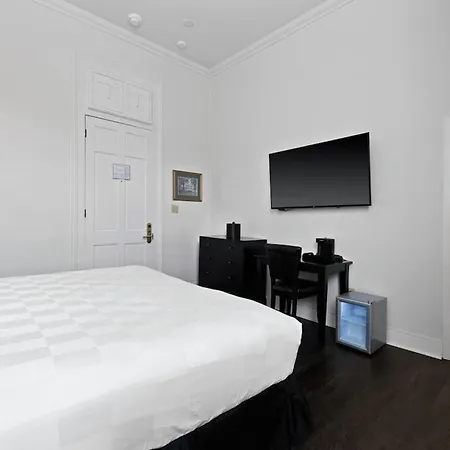 The Streetcar Historic Hotel *