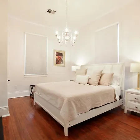 Lovely Mid Apartment