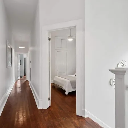 Lovely Mid Apartment *