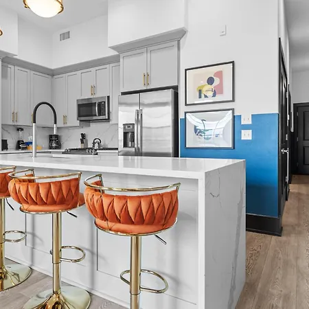 Exposed Bricks Cypress Beams Downtown 2br W Queen Sleeper Sofa Near Superdome And Parade