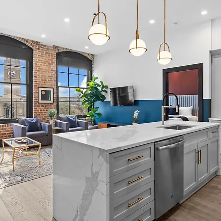 Exposed Bricks Cypress Beams Downtown 2br W Queen Sleeper Sofa Near Superdome And Parade Hotel New Orleans