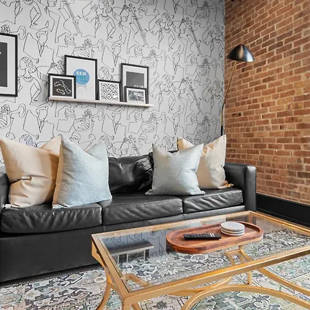 Exposed Bricks Cypress Beams Downtown 2br W Queen Sleeper Sofa Near Superdome And Parade