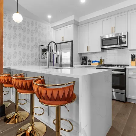 Downtown 2br Queen Sleeper Sofa Near Superdome And Parade Route *