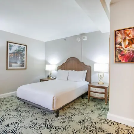 Club Wyndham Avenue Plaza Hotel New Orleans