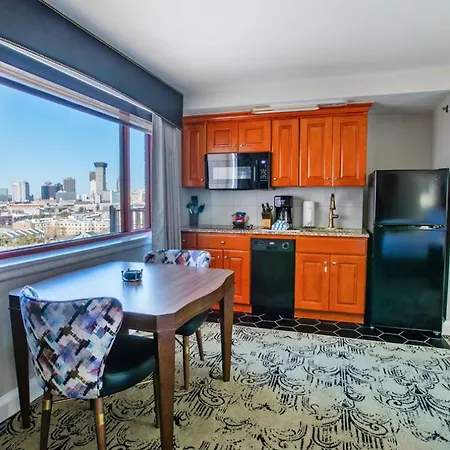Club Wyndham Avenue Plaza Hotel