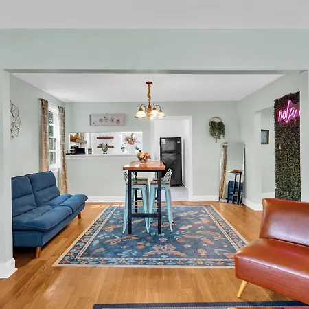 Lakeview Retreat W Neon Accents Holiday home *