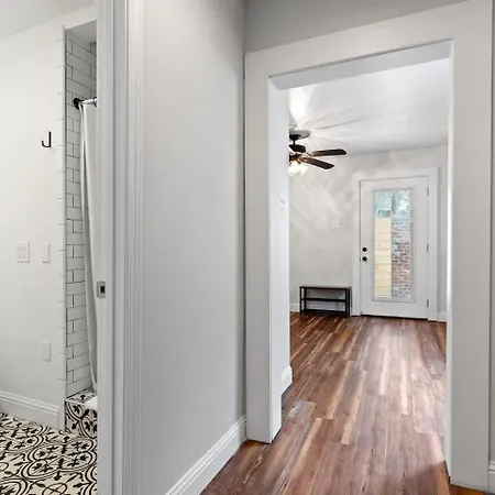 Game & Patio - Walk To French Quarter Holiday home *