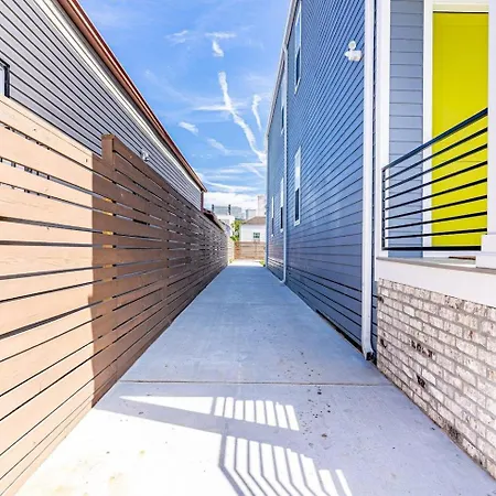 Mid-city Retreat W Superdome Views & Balcony * New Orleans