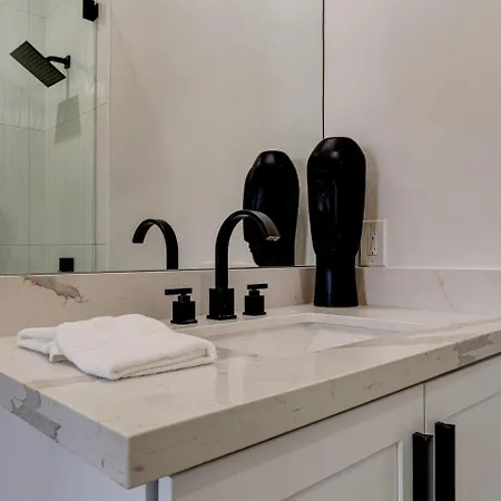 Holiday home Mid-city Retreat W Superdome Views & Balcony New Orleans