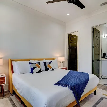 Mid-city Retreat W Superdome Views & Balcony