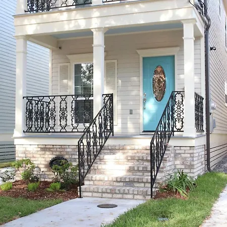 Spacious 3br W Fenced Backyard New Orleans