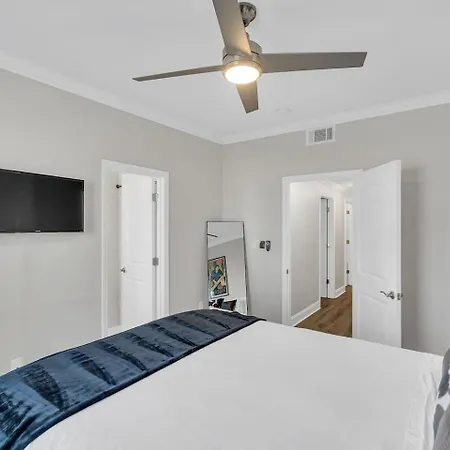 Holiday home Spacious 3br W Fenced Backyard New Orleans