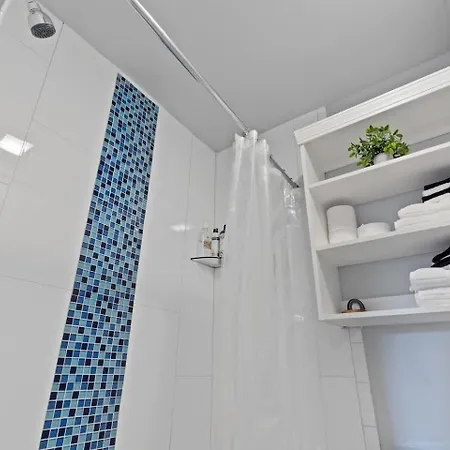 Holiday home Sunny Retreat W Balcony Steps From French Quarter