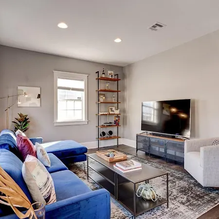 Uptown Retreat - 3br & Chef's Kitchen