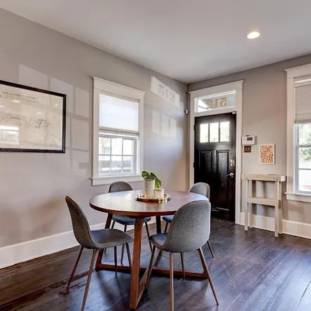 Holiday home Uptown Retreat - 3br & Chef's Kitchen