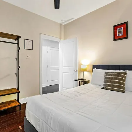Luxury 3-bedroom Oasis With Open Living Space & Designer Touches 4* New Orleans