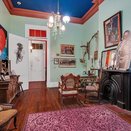 Bright Retreat W Private Balcony & Garden Views