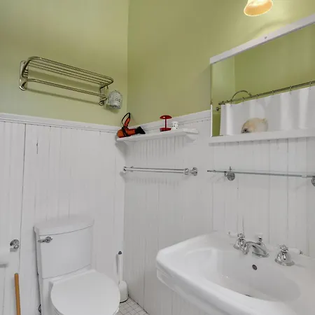 Bright Retreat W Private Balcony & Garden Views 3*