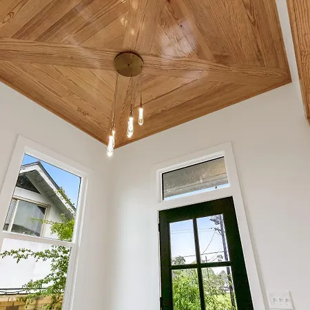 The Royal Haus Nola 3 Bed Beauty Holiday home *
