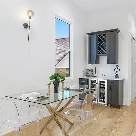 The Royal Haus Nola 3 Bed Beauty New Orleans
