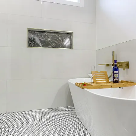 The Royal Haus Nola 3 Bed Beauty * New Orleans