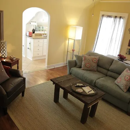 Apartment 2 Bedroom On Ursulines Avenue,n.orleans *