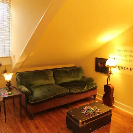 Apartment 2 Bedroom On Ursulines Avenue,n.orleans *