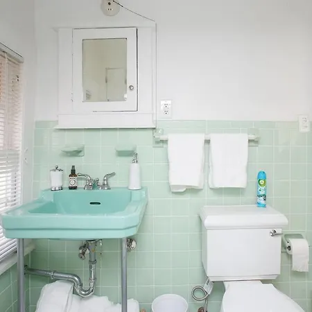 Apartment 2 Bedroom On Ursulines Avenue,n.orleans