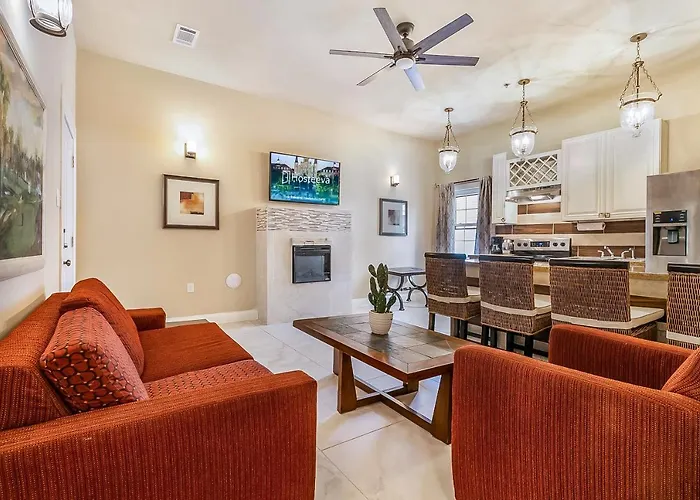 St Charles Spacious Condo In The Heart Of The City