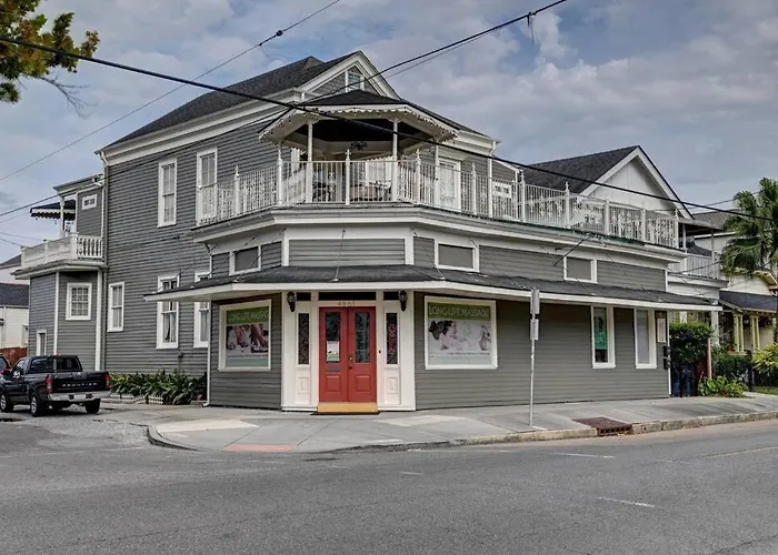 Lovely 4 Bedroom Uptown New Orleans Magazine St
